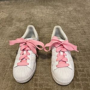 Adidas superstar shoe